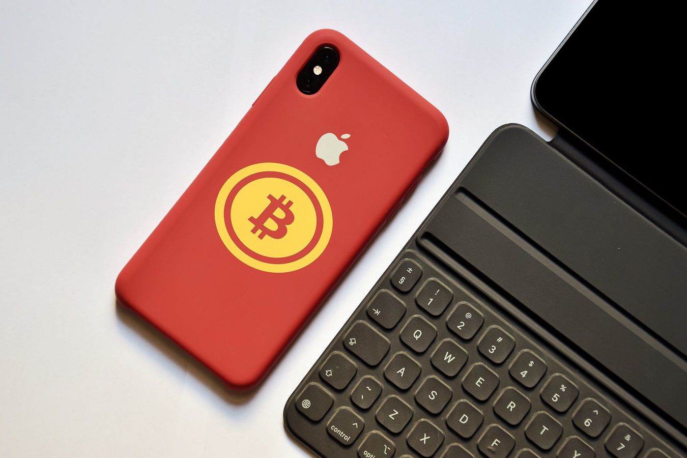 Apple has reportedly bought $2 Billion worth BTC
